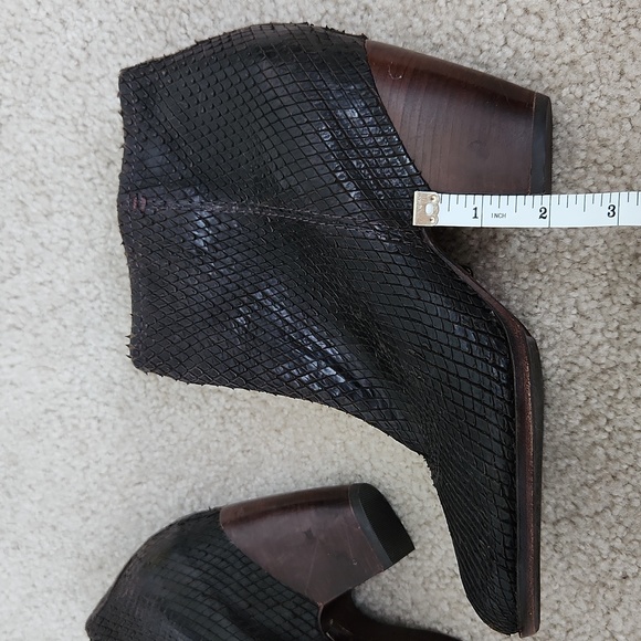Sigerson Morrison 'Snakeskin' booties - Picture 8 of 8